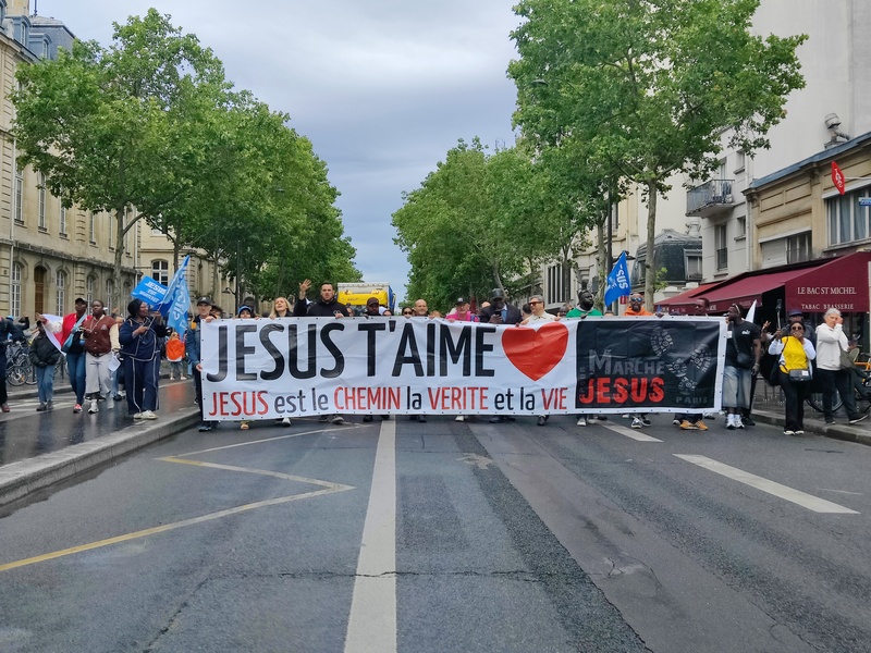Marche Pour Jesus 2026 Jesus Loves you banner